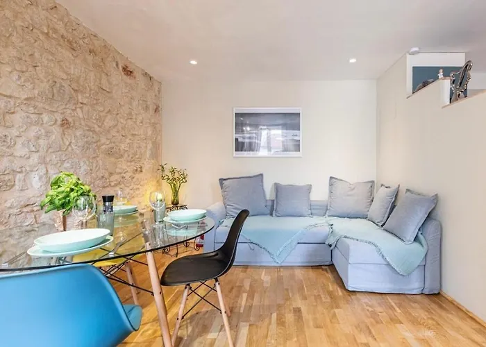 Duplex Center Of With Ac