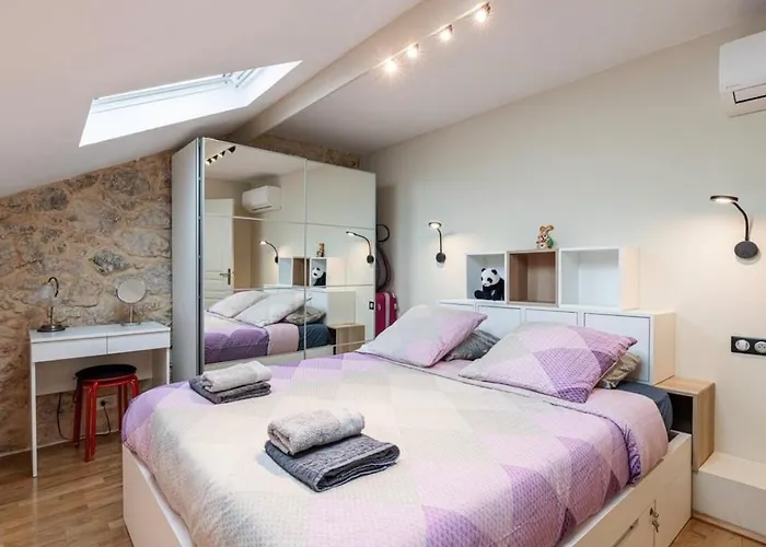 Duplex Center Of With Ac * Niza