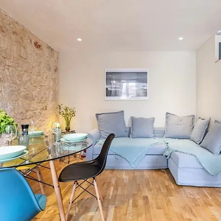 Duplex Center Of With Ac