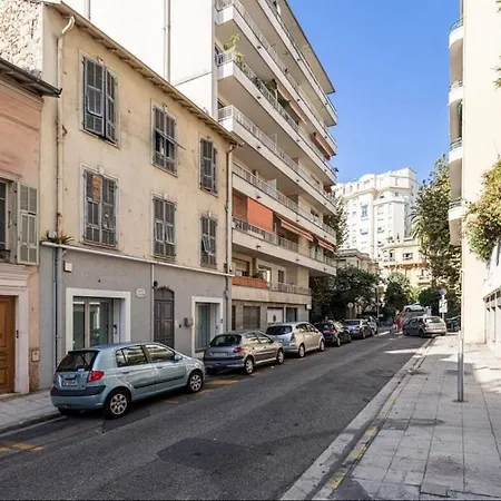 Duplex Center Of With Ac דירה *